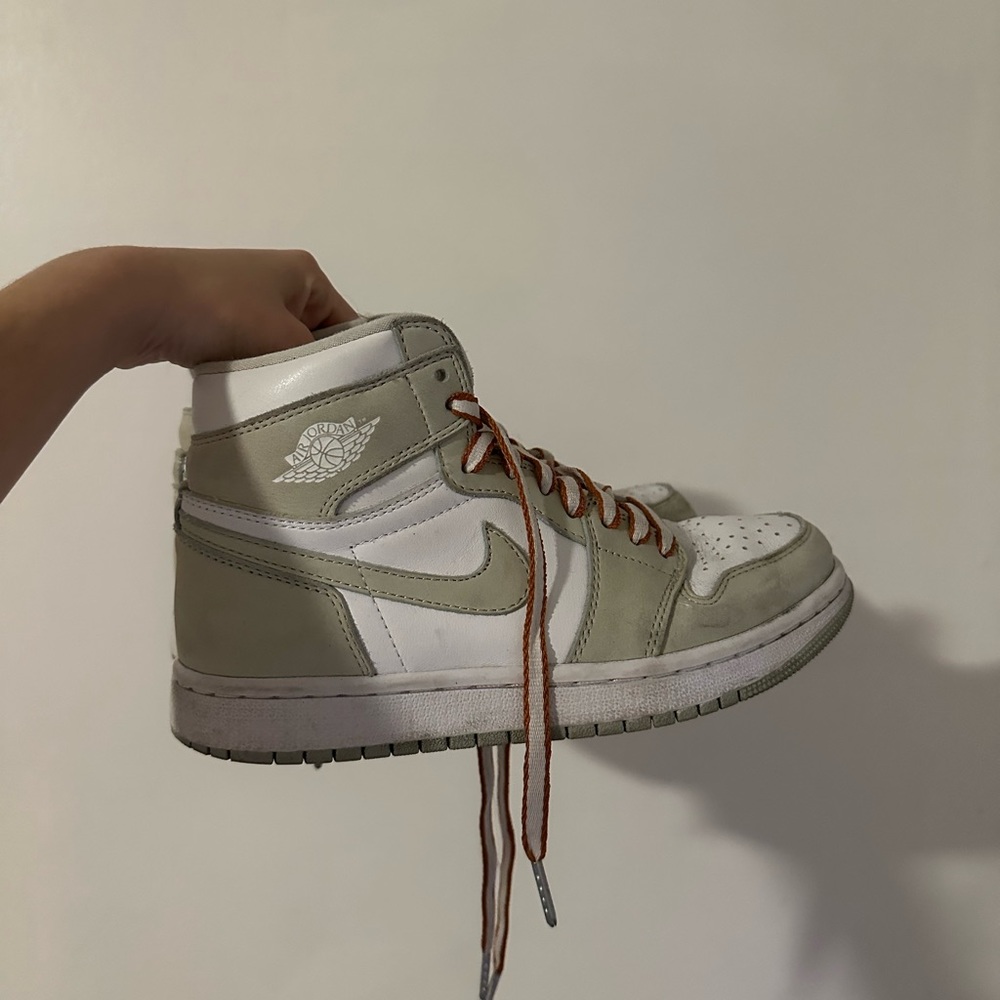 Air Jordan 1 Retro High OG 'Seafoam'